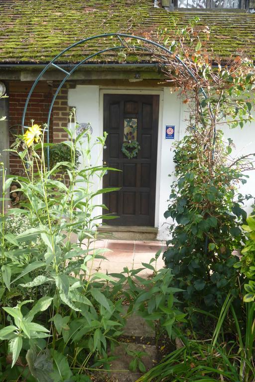 Strawberry Cottage B&B Hedge End Exteriör bild