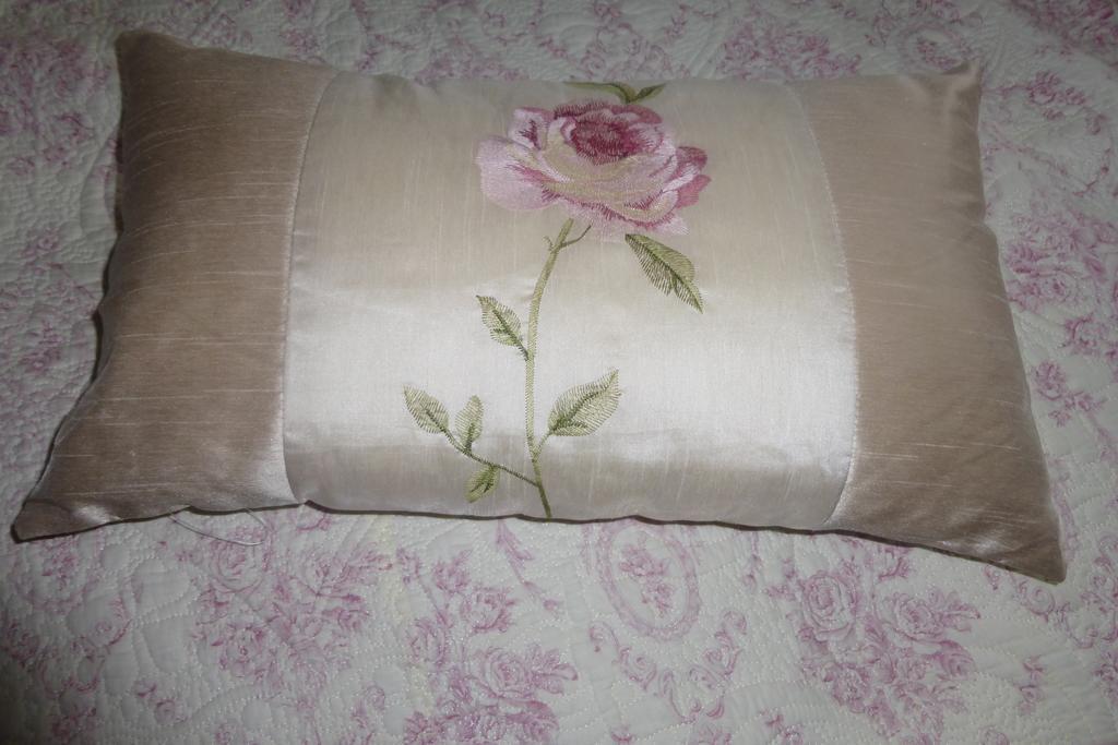 Strawberry Cottage B&B Hedge End Rum bild